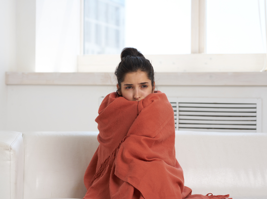 Prechladnutie a chlad: Môžu za to skutočne odhalené kríže a členky?